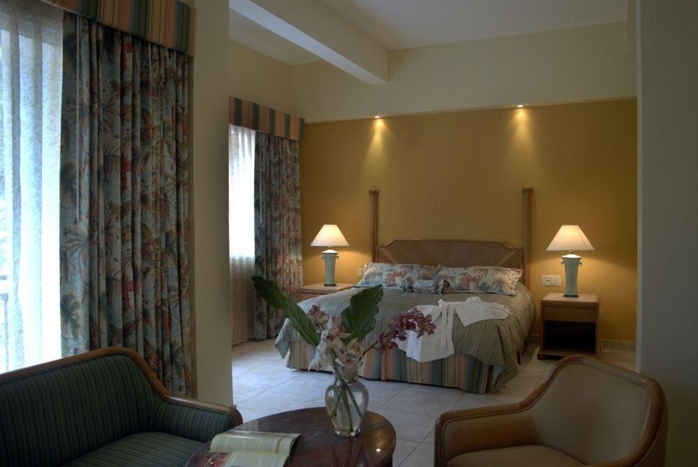 Karibe Hotel ポルトープランス エクステリア 写真