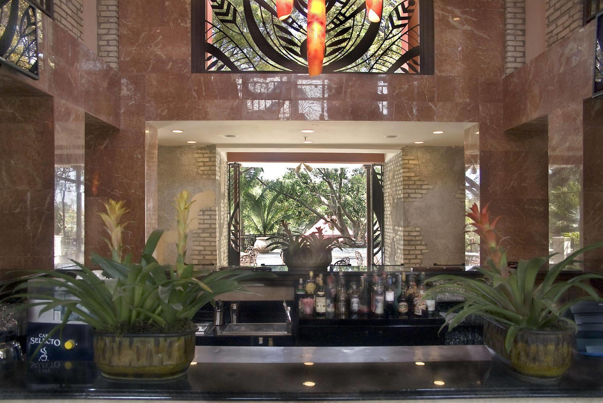 Karibe Hotel ポルトープランス エクステリア 写真